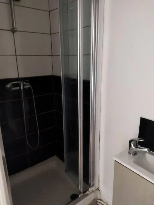 Budgetbnb 35, Sur Les Toits De Toulon Apartment